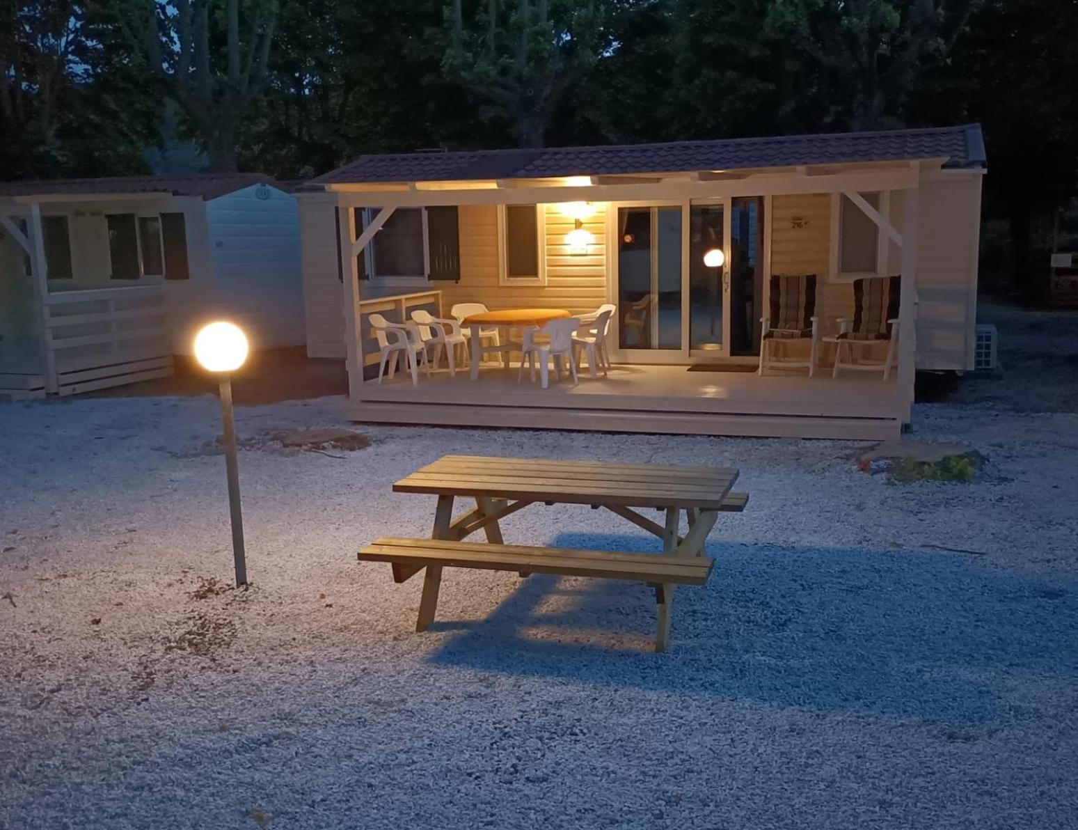 Chalet Camping River Italie Met 2 Slaapkamers Ameglia Eksteriør bilde