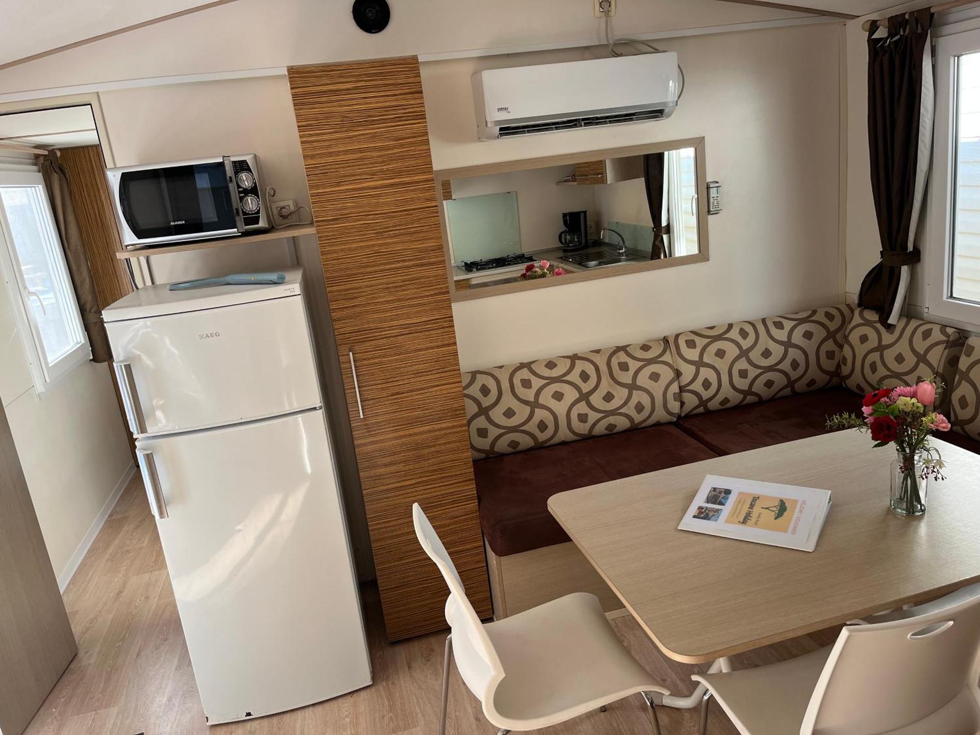 Chalet Camping River Italie Met 2 Slaapkamers Ameglia Eksteriør bilde